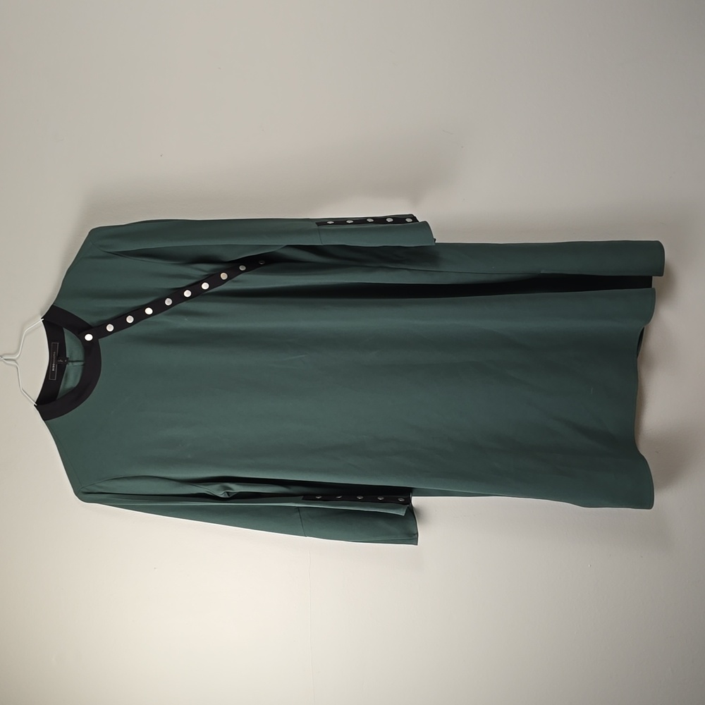 BCBG MAXAZRIA Kathryne Bell Sleeve Classic Snap Dress